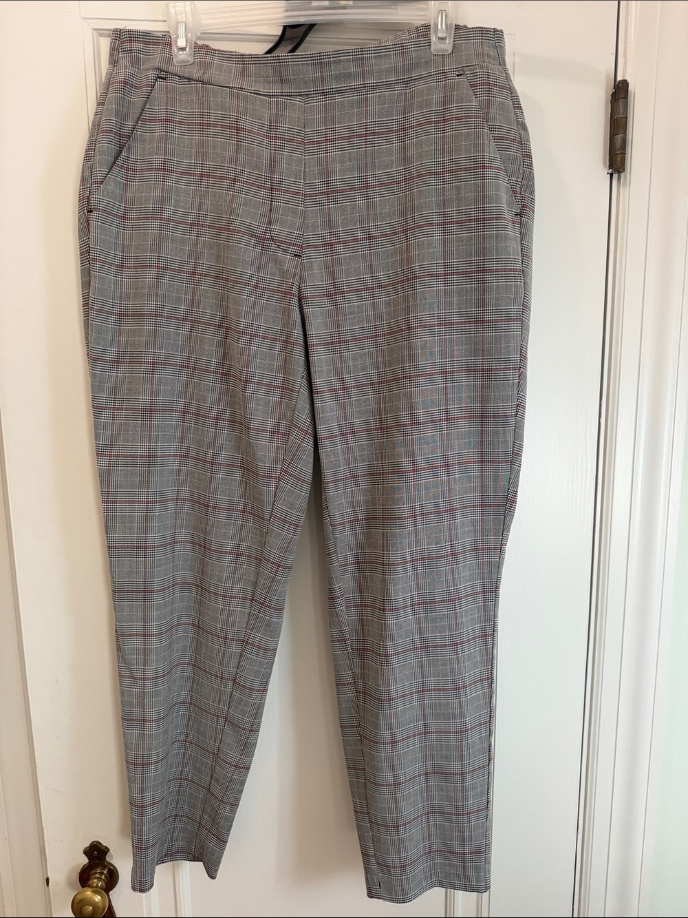 Nine West Gray Glen Plaid Cropped Pants with Red Windowpane